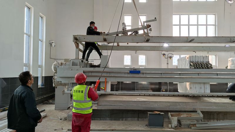 折(zhe)疊帶(dai)式壓(ya)濾機(ji)的(de)結構特(te)點