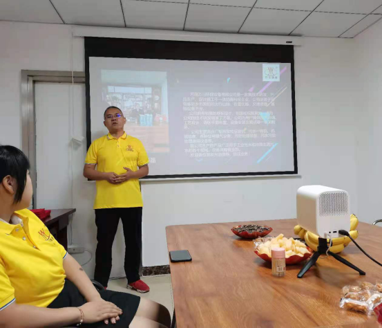 河南萬川環(huan)保設備有限公司2021年上半年錶(biao)彰大會