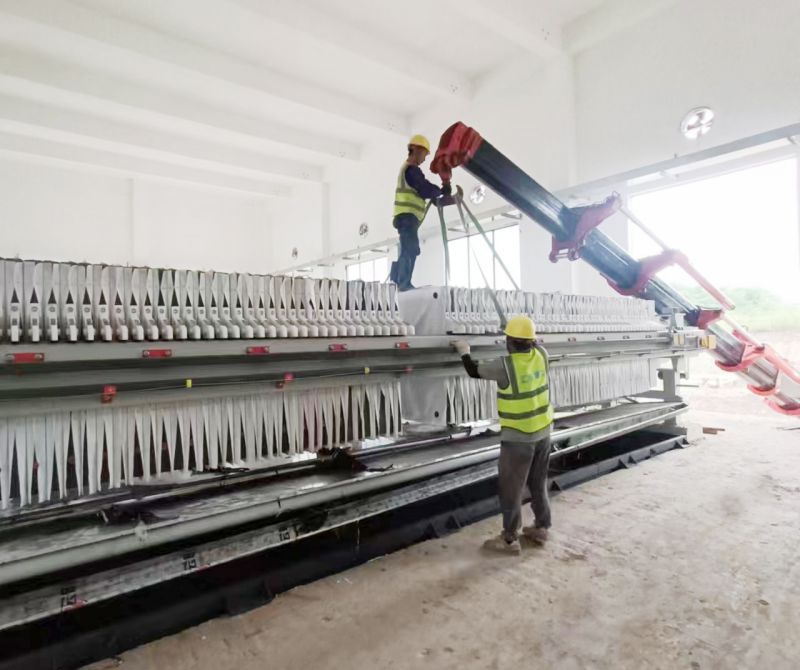 四川自(zi)貢工地雙節施工忙,堅守崗位獻力量