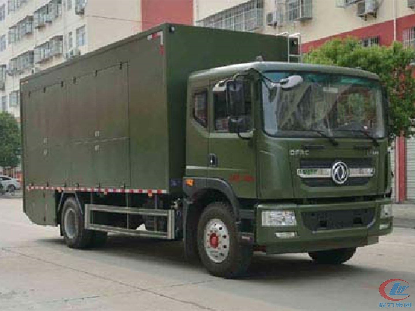 東(dong)風被(bei)服洗(xi)滌(di)車(che)