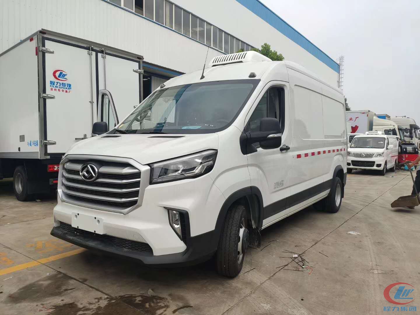 國(guo)六 上汽大通V90麵包冷藏(cang)車(che)