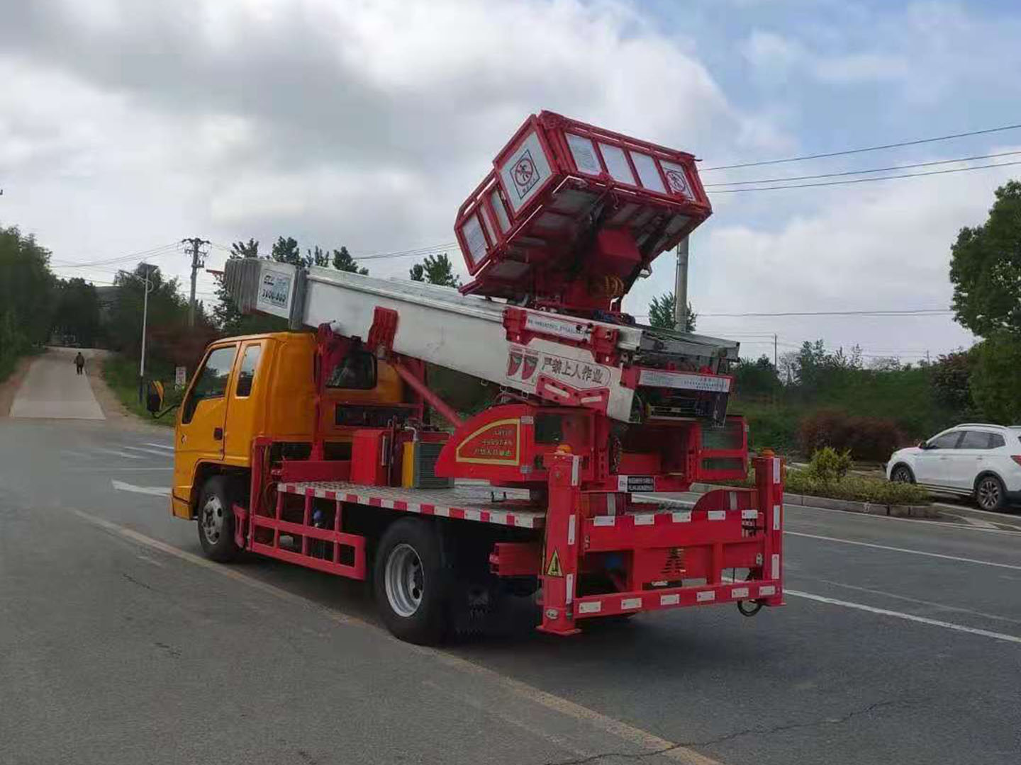 國六江(jiang)鈴(ling)36米雲梯車