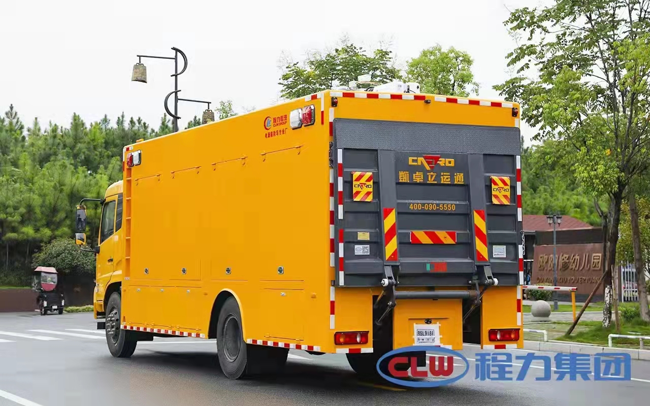 程力東(dong)風天錦排水搶險(xian)車(che)