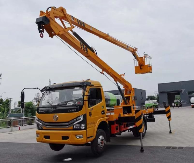 國六東(dong)風(feng)多利(li)卡(ka)18.5米高空(kong)作業車(che)