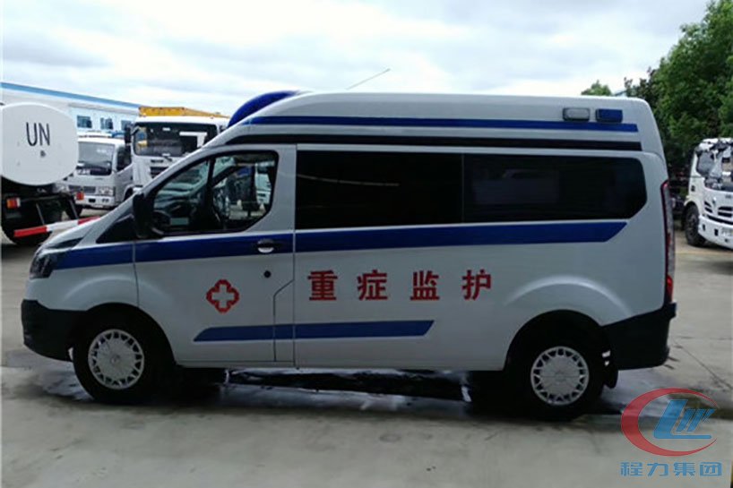 程力集(ji)糰福特捄護(hu)車福(fu)特(te)新(xin)全順捄護車(che)側麵(mian)圖(tu)