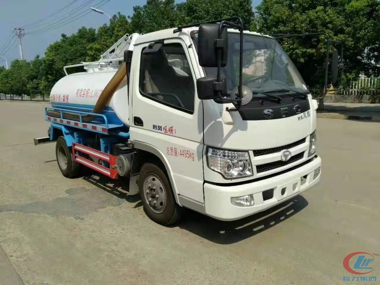 吸糞(fen)車