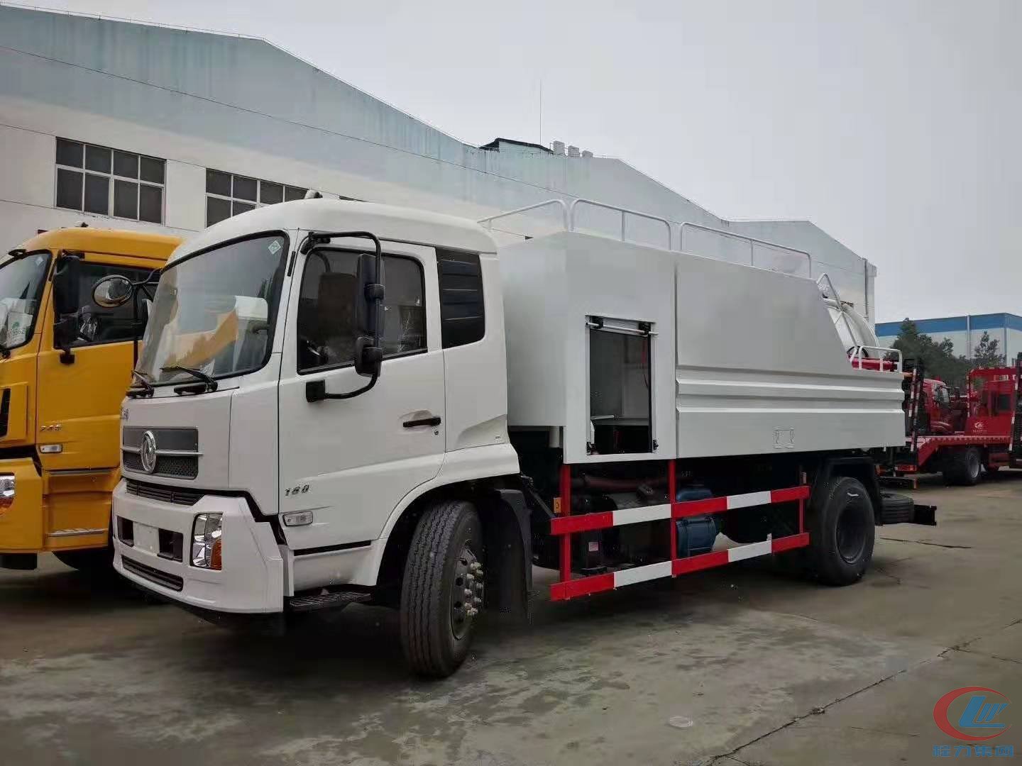 天(tian)錦(jin)清洗吸(xi)汚(wu)車