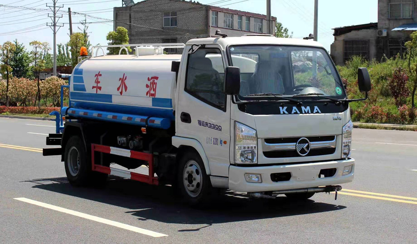 凱(kai)馬(ma)5方灑水車(che)