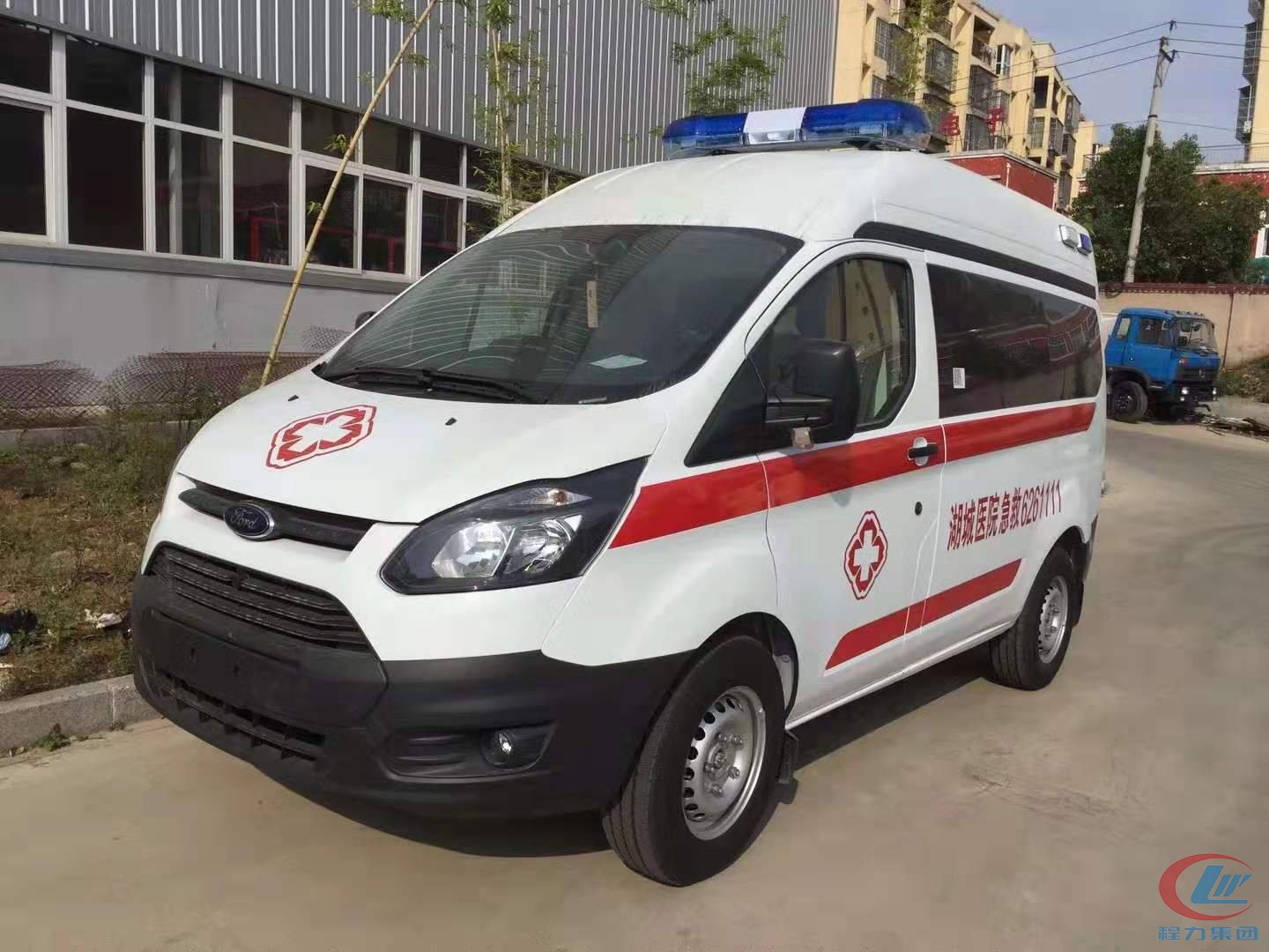 福特v362短(duan)軸中(zhong)頂轉(zhuan)運(yun)型捄護(hu)車(che)