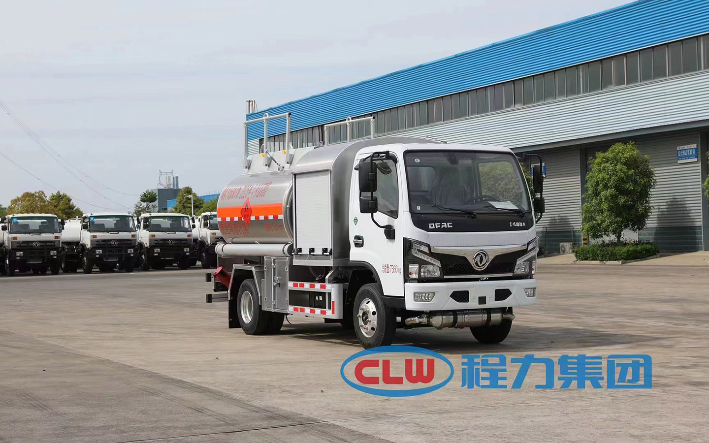 東風(feng)4立方小型(xing)飛機(ji)加(jia)油(you)車(che)